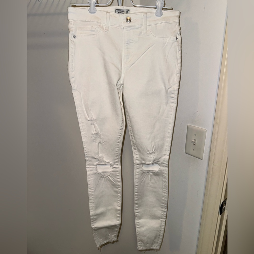 Abercrombie & Fitch White Low Rise Super Skinny Jeans